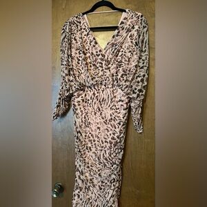 Beautiful Venus dress size L NWOT